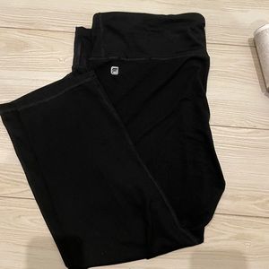 XL fabletics Capri workout pants